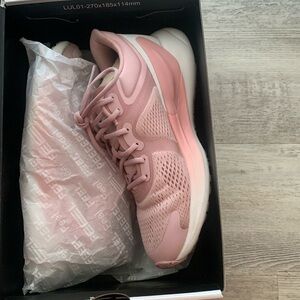 Lululemon sneaker